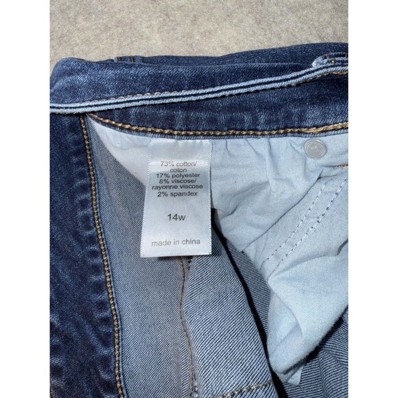 Maurices Size 14W Cropped Jeans Med Wash Holes - Picture 5 of 10
